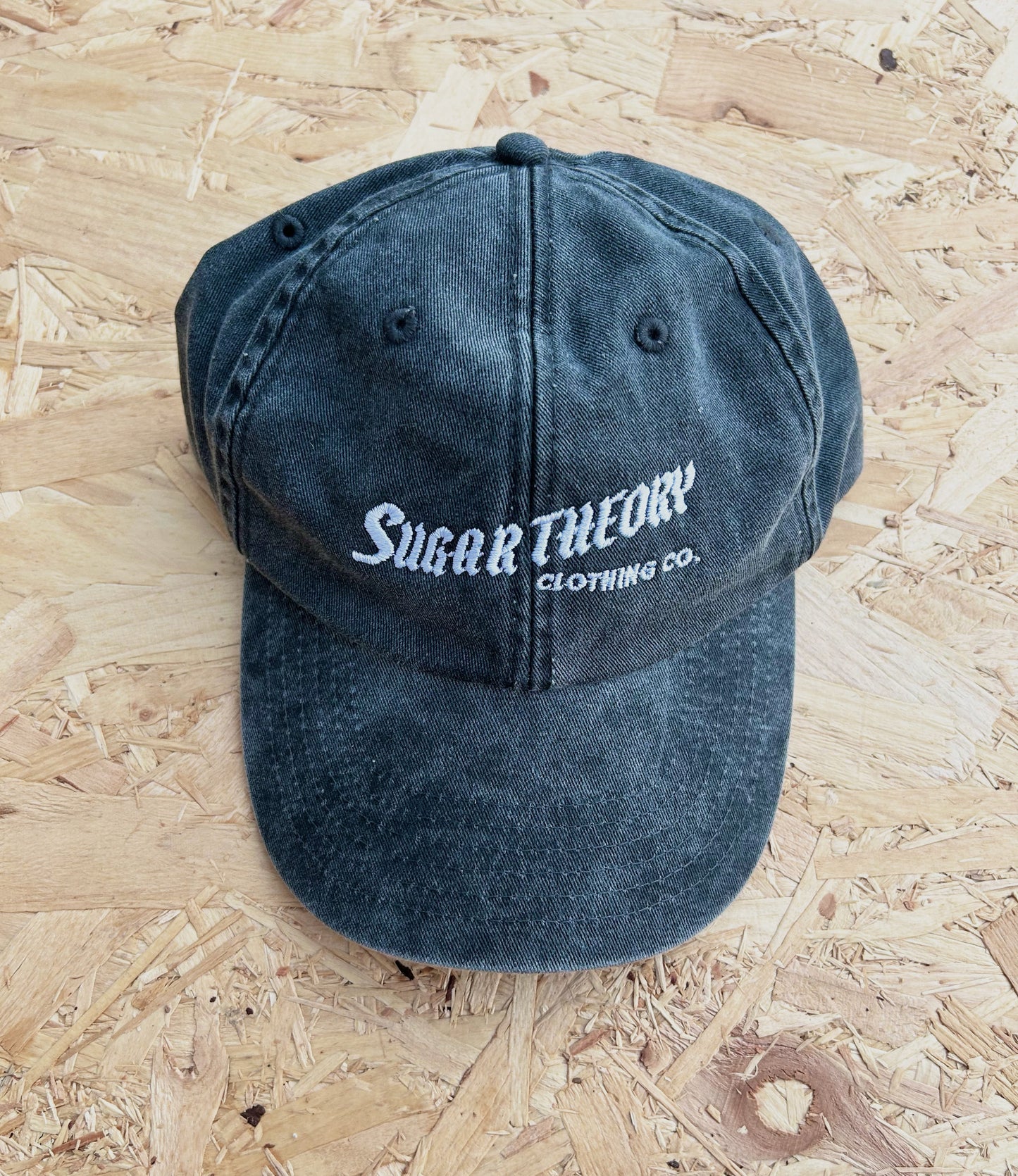 Logo cap